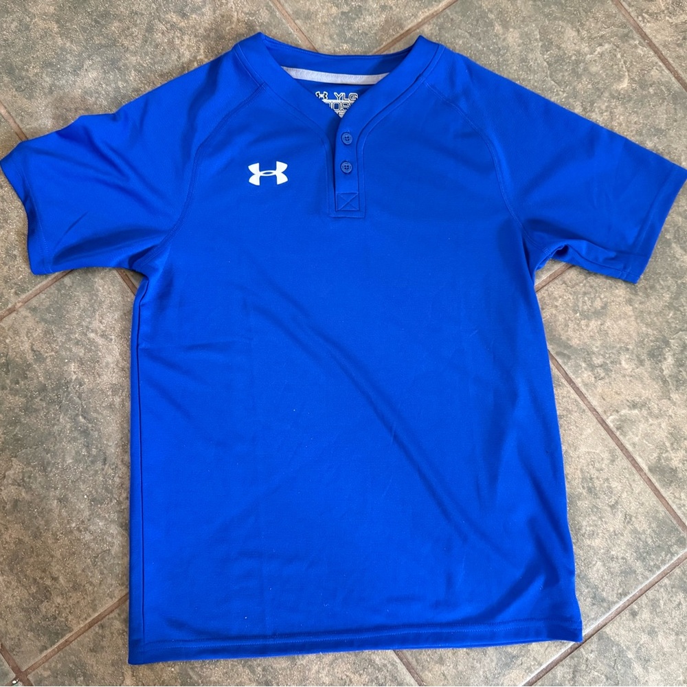🎀3/$25🎀 Under Armour Kids Blue Shirt